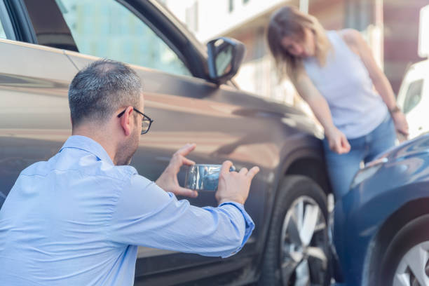 Professional Full Coverage Car Insurance technician working in Brooklyn, WI